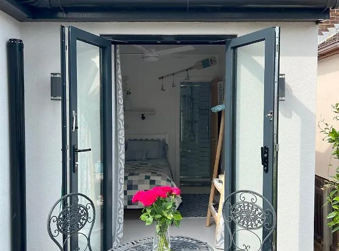 The Whitstable, Tankerton Bolt Hole - Double Room & Ensuite